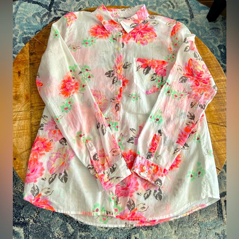 Old Navy 100% cotton long sleeve Floral button front shirt.